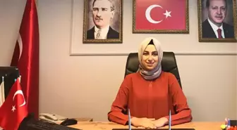 AK Parti'den zehir zemberek sözlerle istifa eden Amine Cansu Kaba, Davutoğlu'nun partisine göz kırpıyor