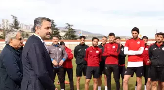 Tokat Belediye Başkanı Eroğlu, futbol takımına moral ziyaretinde bulundu