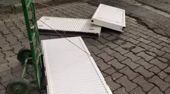 Çaldığı kalorifer peteklerini el arabası ile götürürken yakalandı