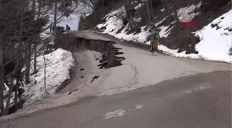 TRABZON'DA HEYELAN; ASFALT YOL ÇÖKTÜ