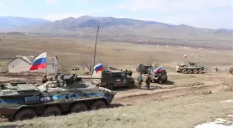 Azerbaycan ordusunun ele geçirdiği Farruh köyünün kontrolü Rus ordusuna geçti