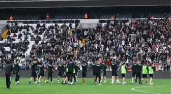 Beşiktaş, Vodafone Park'ta taraftarlara açık antrenman gerçekleştirdi