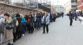 Bulgarlar bu hafta Edirne'ye değil İstanbul'a akın etti! Ayın Biri Kilisesi'nde metrelerce kuyruk oluştu