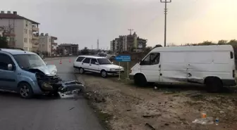 Son dakika: Antalya'da trafik kazası: 2 yaralı