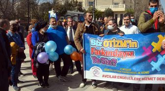 Avcılar'daki otizmli gençler ve aileleri yürüdü; Bizim farkımızda olun