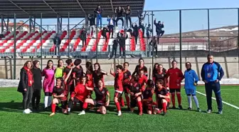 Büyükşehir Kadın Futbol Takımı Vanspor'u 5-0 yendi