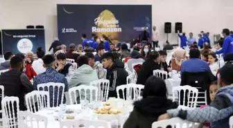 Toplu iftar geleneği Yeni Mahalle'de yaşatılıyor