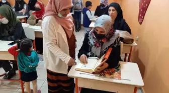 Bağlar Belediyesi'nden ailelere 'güzel ahlak' temalı eğitim