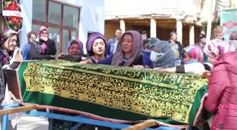 Cirit antrenmanında attan düşerek ölen genç toprağa verildi