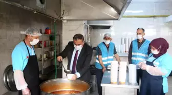 Develi'de 330 aileye yemek desteği
