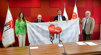'Fair Play Şeref Bayrağı'nın' 2021 yılı kazananı Fenerbahçe Kulübü oldu
