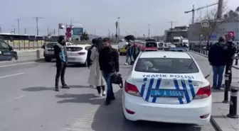 Polis ekiplerinden Eminönü'nde taksi denetimi