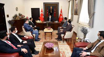 Vali Seymenoğlu Isparta Barosu Yönetim Kurulu üyeleriyle bir araya geldi