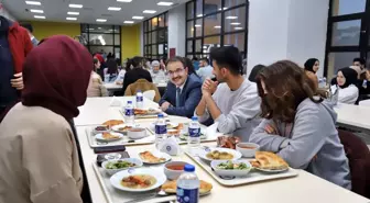 Çankırı protokolü iftarını üniversite öğrencileriyle açtı