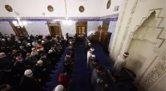 Diyanet İşleri Başkanı Erbaş, teravih namazı kıldırdı