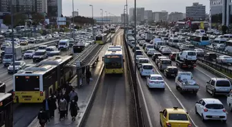 Son Dakika: İstanbul'da toplu ulaşıma yüzde 40 zam! Tam bilet fiyatı 5,48 TL'den 7,67 TL'ye çıktı