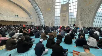 Almanya'da ramazanın ilk cuma namazı kılındı