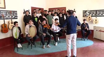 Son dakika haber... Cumhurbaşkanı Erdoğan'ın eşlik ettiği musiki topluluğu öğrencileri, yurt dışına açılmaya hazırlanıyor (2)