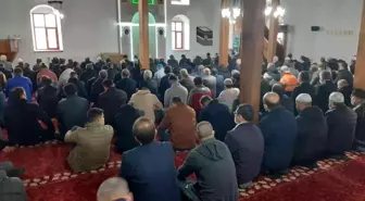 Ramazan ayının ilik Cuma namazında camiler doldu taştı