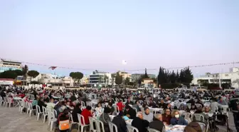 Başkan Atabay, vatandaşlarla iftar sofrasında buluştu