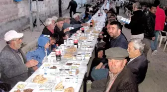 Kaymakamı Sevgili ile Belediye Başkanı Doğru ihtiyaç sahibi ailelerle iftar yaptı