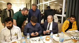 Vali Epcim, iftarını öğrencilerle yaptı