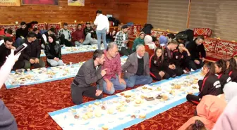 Başkandan öğrenciler ve güreşçilere iftar yemeği