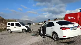 Son dakika haberleri! Malatya'da otomobil ile hafif ticari aracın çarpıştığı kazada 3 kişi yaralandı