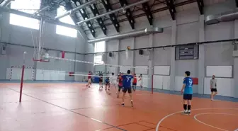 Voleybol takımı hazırlıklara başladı