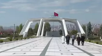 Yıldırım Akbulut, vefatının 1. yılında kabri başında anıldı