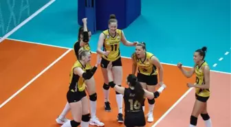 AXA Sigorta Kupa Voley'de ilk finalist VakıfBank oldu