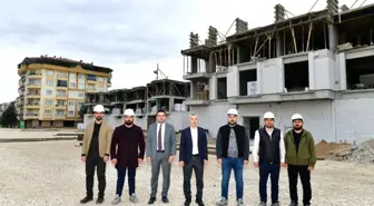 Başkan Çınar, kentsel dönüşüm alanını inceledi