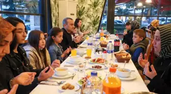 Yetim ve öksüz çocuklar ile iftar sofrasında buluştu