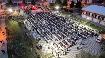 Çiçekdağı'nda belediye meydan iftarı verdi