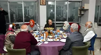 Samsun Valisi huzurevi sakinleri ile iftar yaptı