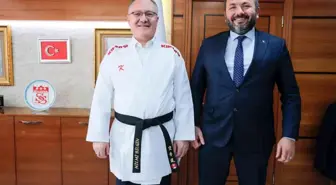 Vali ve Belediye Başkanı karate kıyafeti giydi