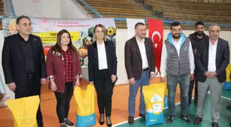 Nevşehir'de çiftçilere ayçiçeği tohumu dağıtıldı