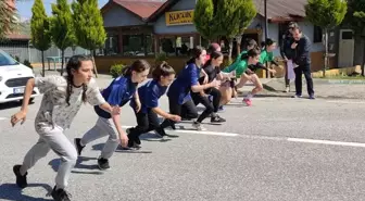 Gölcük'te gençler 23 Nisan için koştu