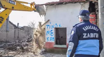 Karacabey'deki metruk binalar bir bir ortadan kaldırılıyor