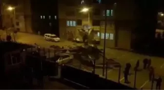 Son dakika haber! Şiddetli rüzgar cami minaresini salladı: O anlar cep telefonu kamerasına yansıdı