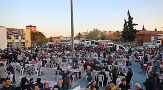 Akhisar Belediyesi iftar sofrası Ulucami'de kuruldu