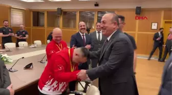 Bakan Çavuşoğlu, özel sporcuları kabul etti