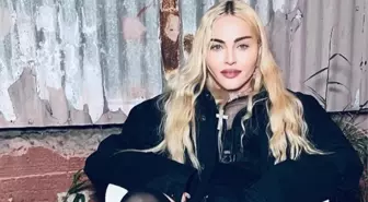 Sınırları zorlayan Madonna, yayınladığı videoda iç çamaşırını gösterdi