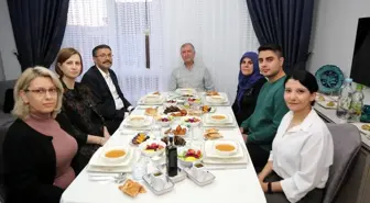 Son dakika haberi! Vali Ali Çelik ile eşi Nezihe Çelik şehit ailesiyle iftar yaptı