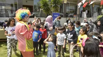 Adana'da 23 Nisan'da Hasta ve Göçmen Çocuklar Unutulmadı