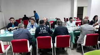 Gediz Kaymakamı Hakan Alkan sağlık çalışanları ile iftarda bir araya geldi