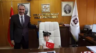 Rektör Prof. Dr. Göktaş koltuğunu çocuklara devretti