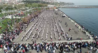 Tekirdağ'da 1920 öğrenci TBMM'nin kuruluşunu Trakya halayıyla kutladı