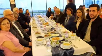 Burhaniye'de mimarlar iftar yemeğinde bir araya geldi