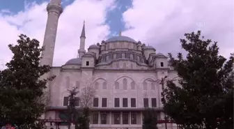 Fatih Camii'ndeki güneş saati 550 yıldır namaz vaktini gösteriyor